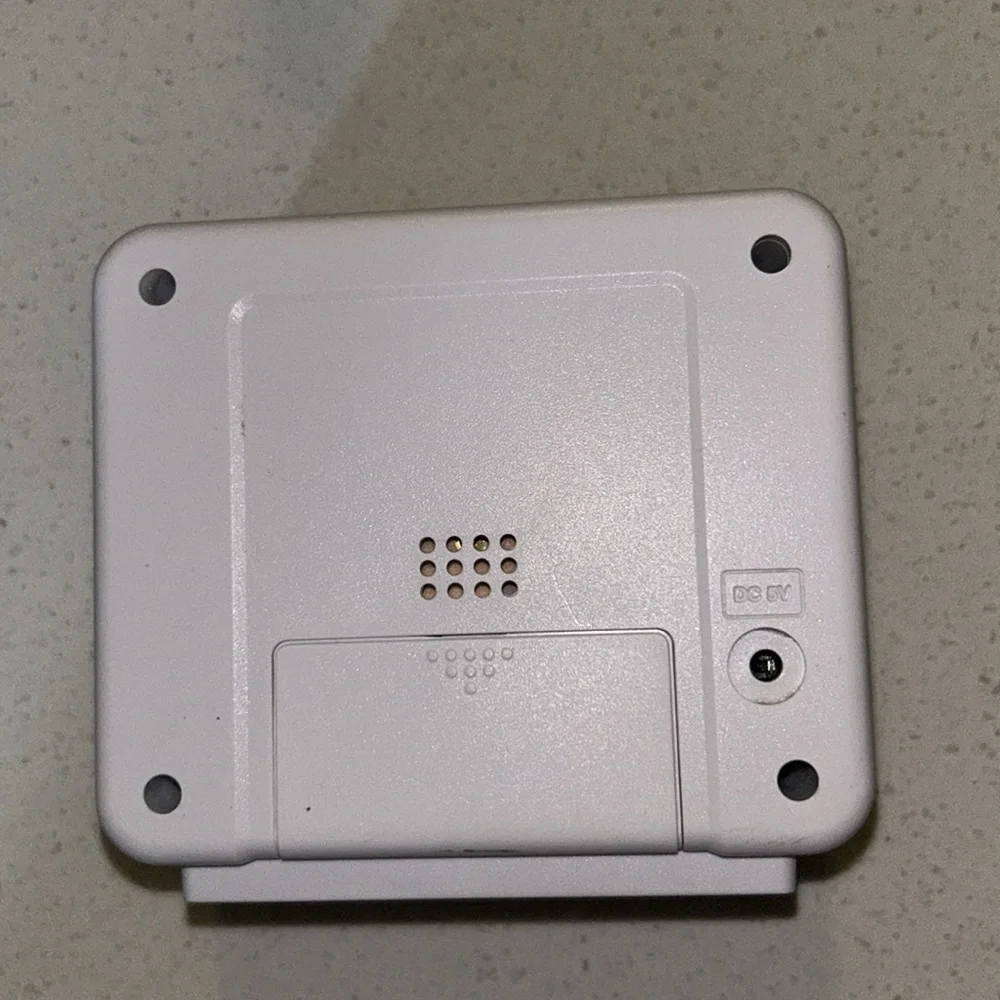Alarm clock - Picture 3 of 3